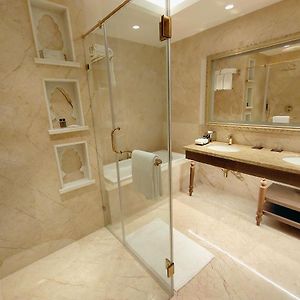 Premium King Room